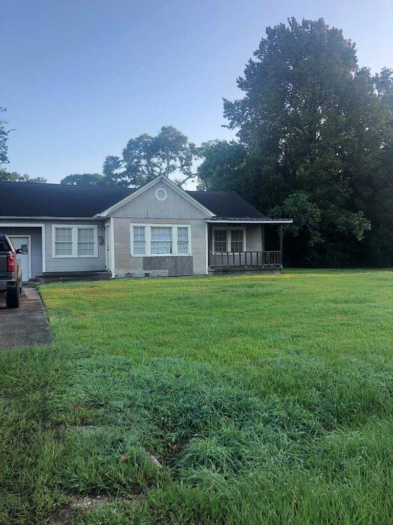 3103 15th St, Bay City, TX 77414 - photo 1