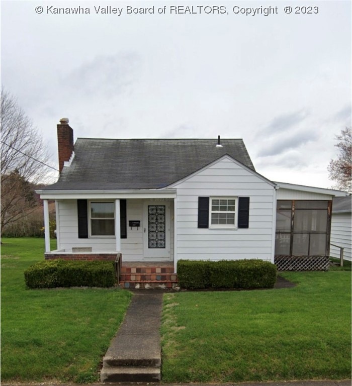 327 23rd St, Dunbar, WV 25064 - photo 1