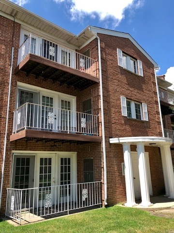 692 Quincy Bridge Ln unit 101, Glenview, IL 60025 - photo 1