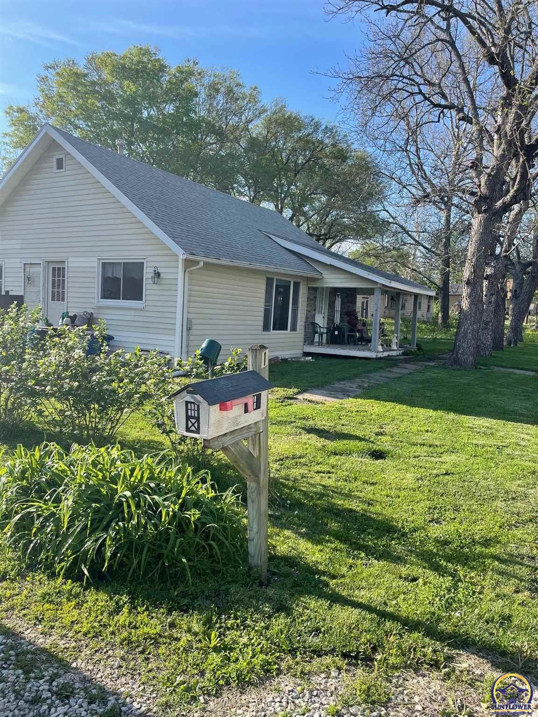 121 Walnut, Overbrook, KS 66524 - photo 1