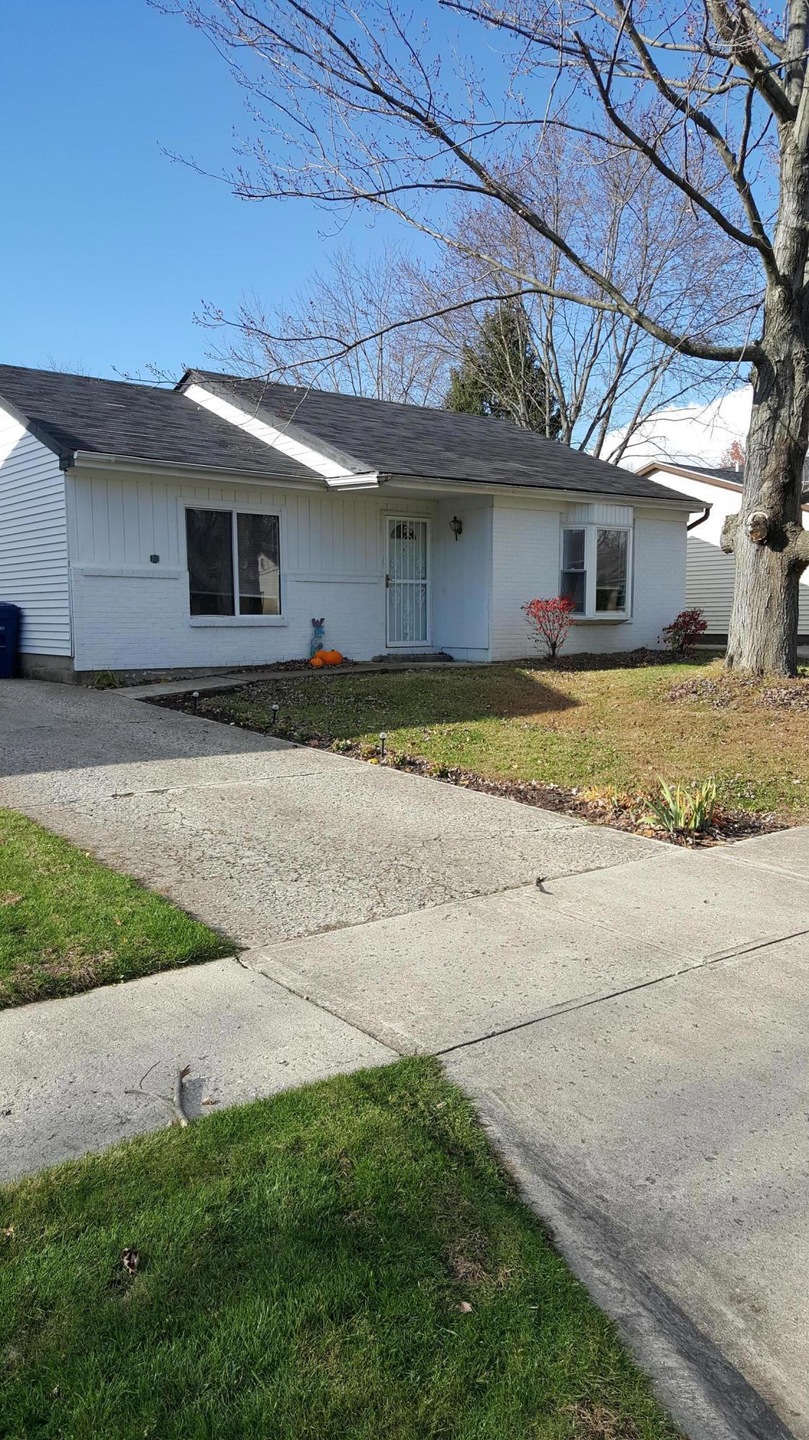 3015 Quinby Dr, Columbus, OH 43232 - photo 1