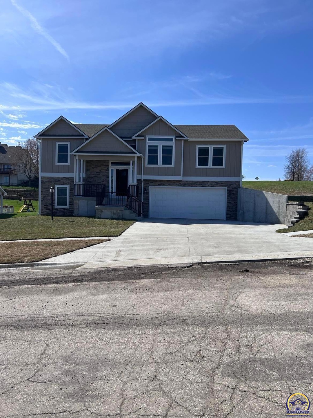 5117 SW Fieldcrest Ct, Topeka, KS 66610 - photo 1