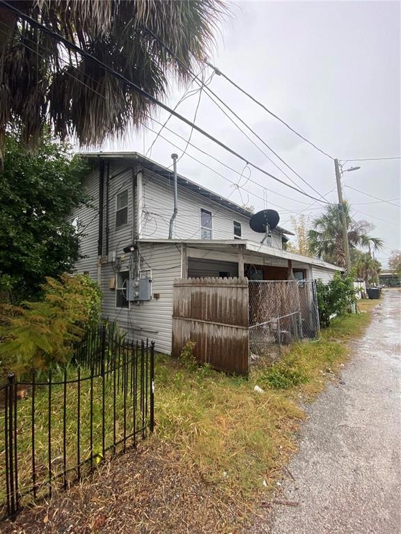 614 15th St N, Saint Petersburg, FL 33705 - photo 1