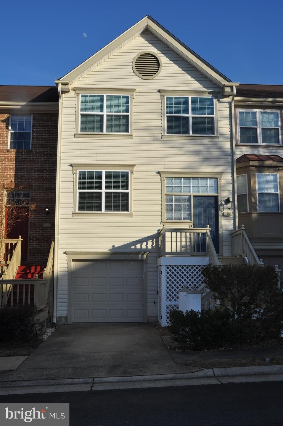 206 Mcdaniel Dr, Purcellville, VA 20132 - photo 1