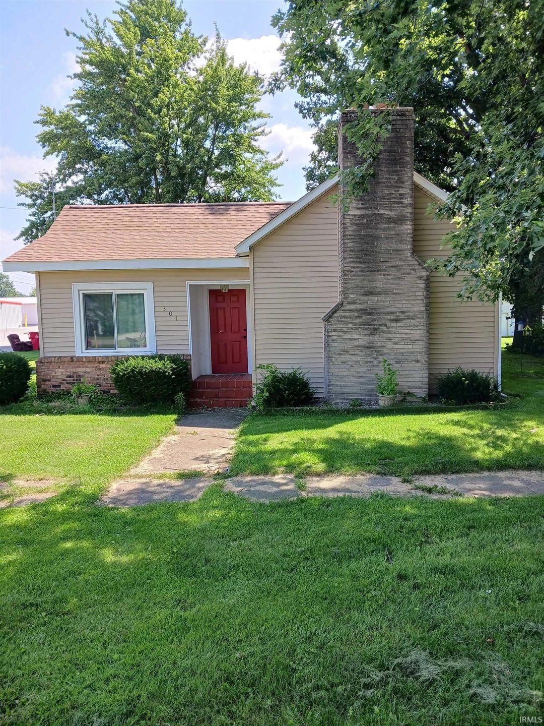 301 S Franklin St, Mentone, IN 46539 - photo 1