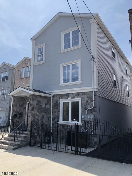 654 4th St, Newark, NJ 07107 - photo 1