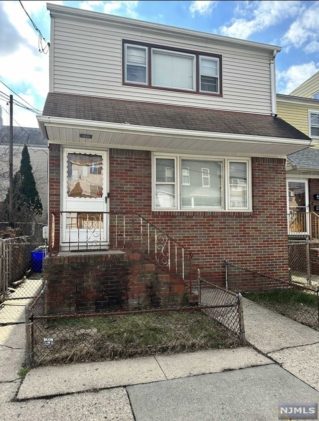 131 Cross St unit 1, Harrison, NJ 07029 - photo 1