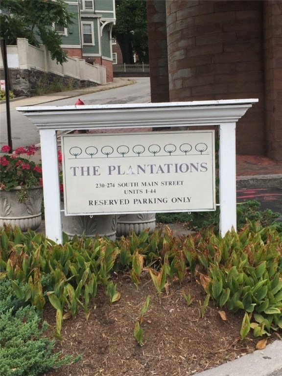 Welcome to The Plantations!! location....location.