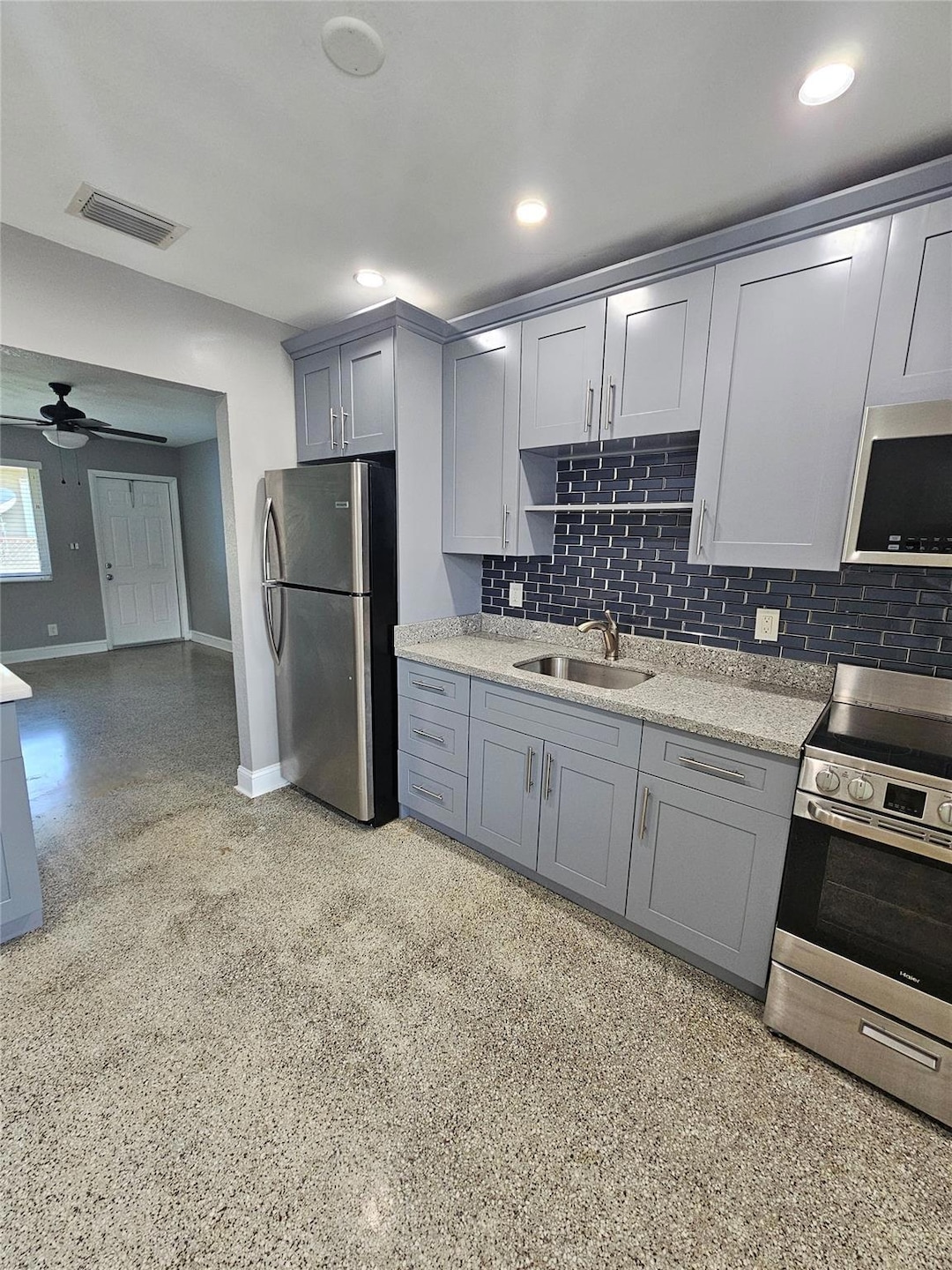 325 Phippen Waiters Rd unit 2, Dania, FL 33004 - photo 1