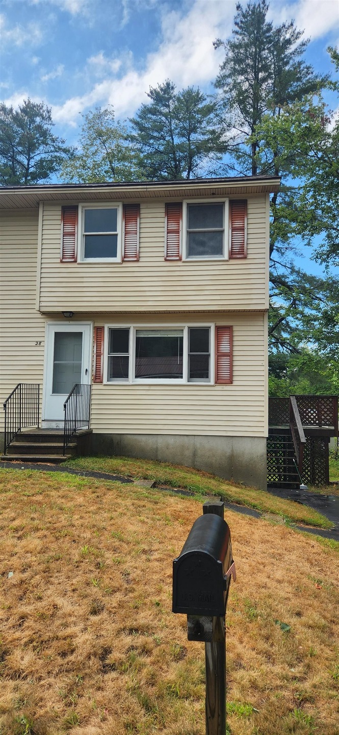 28 Townhouse Rd, Allenstown, NH 03275 - photo 1