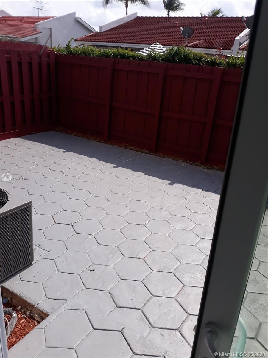 15260 SW 80th St unit 9, Miami, FL 33193 - photo 1