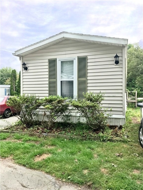 833 Forest Park, Middletown, RI 02842 - photo 1