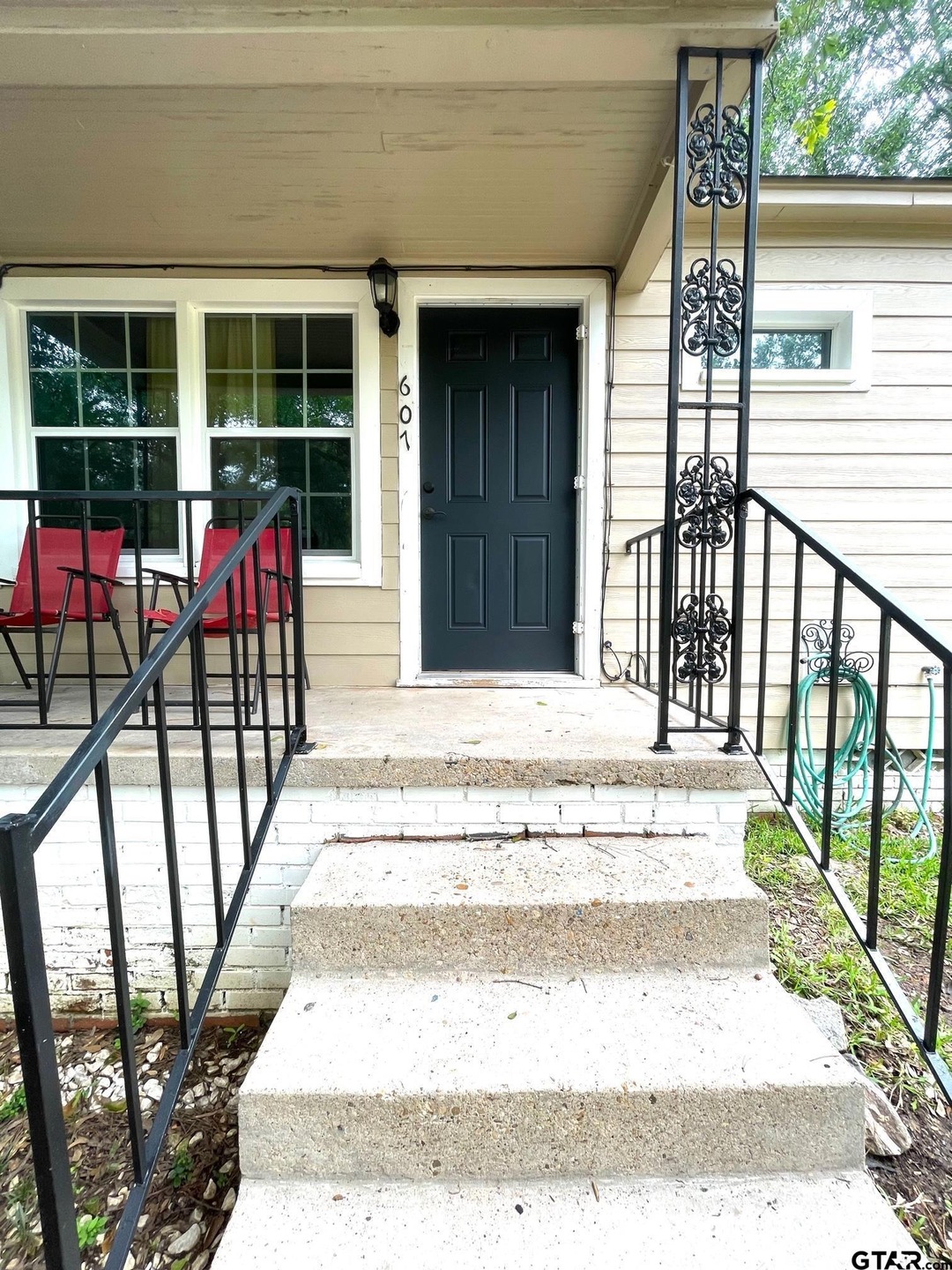 607 607 Turner St, Kilgore, TX 75662 - photo 1