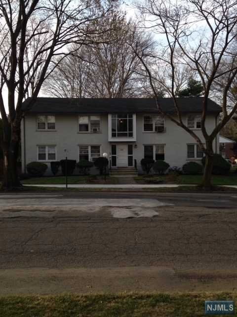 25-31 Fair Lawn Ave unit B, Fair Lawn, NJ 07410 - photo 1