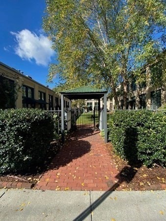 155 Brookline St unit 4, Cambridge, MA 02139 - photo 1