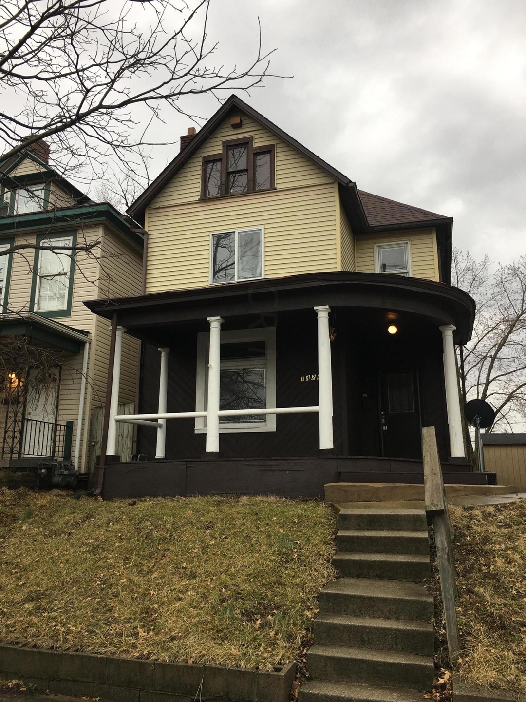 1426 Summit