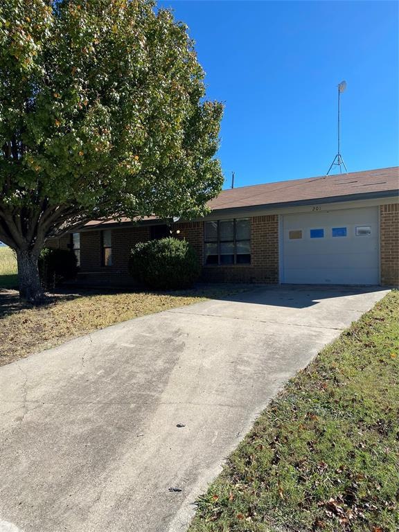 201 Oakdale Dr, Fort Worth, TX 76108 - photo 1