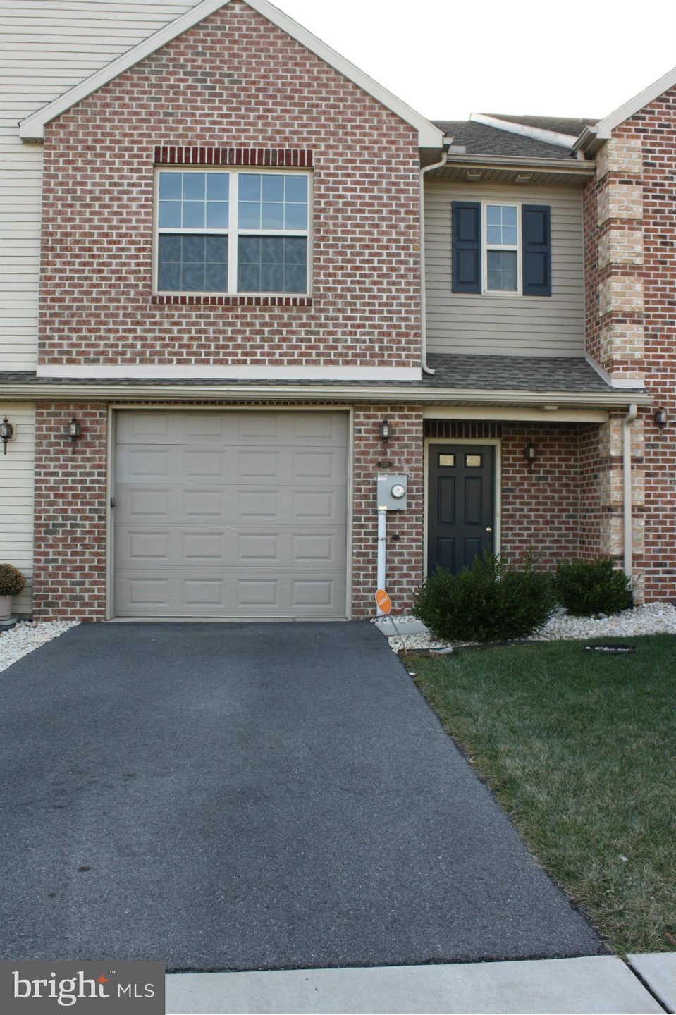 213 Merriweather Dr, Chambersburg, PA 17201 - photo 1