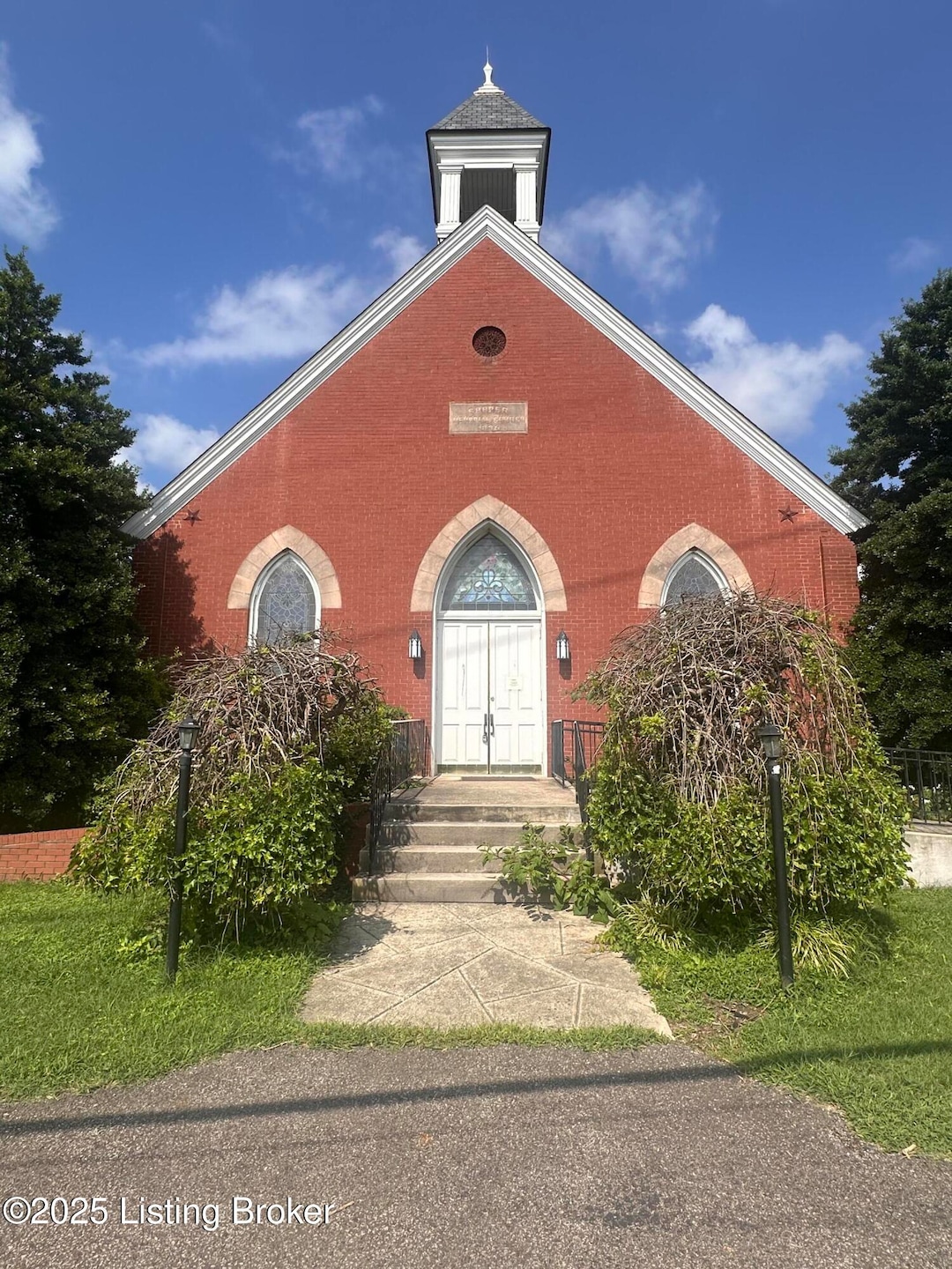 9801 Cooper Church Dr, Louisville, KY 40229 - photo 1