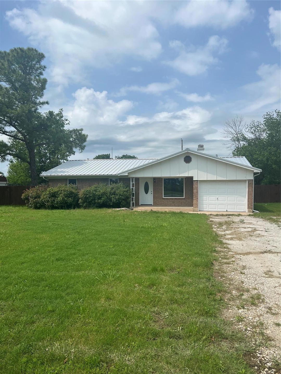 199 Mcdaniel St, Callisburg, TX 76240 - photo 1