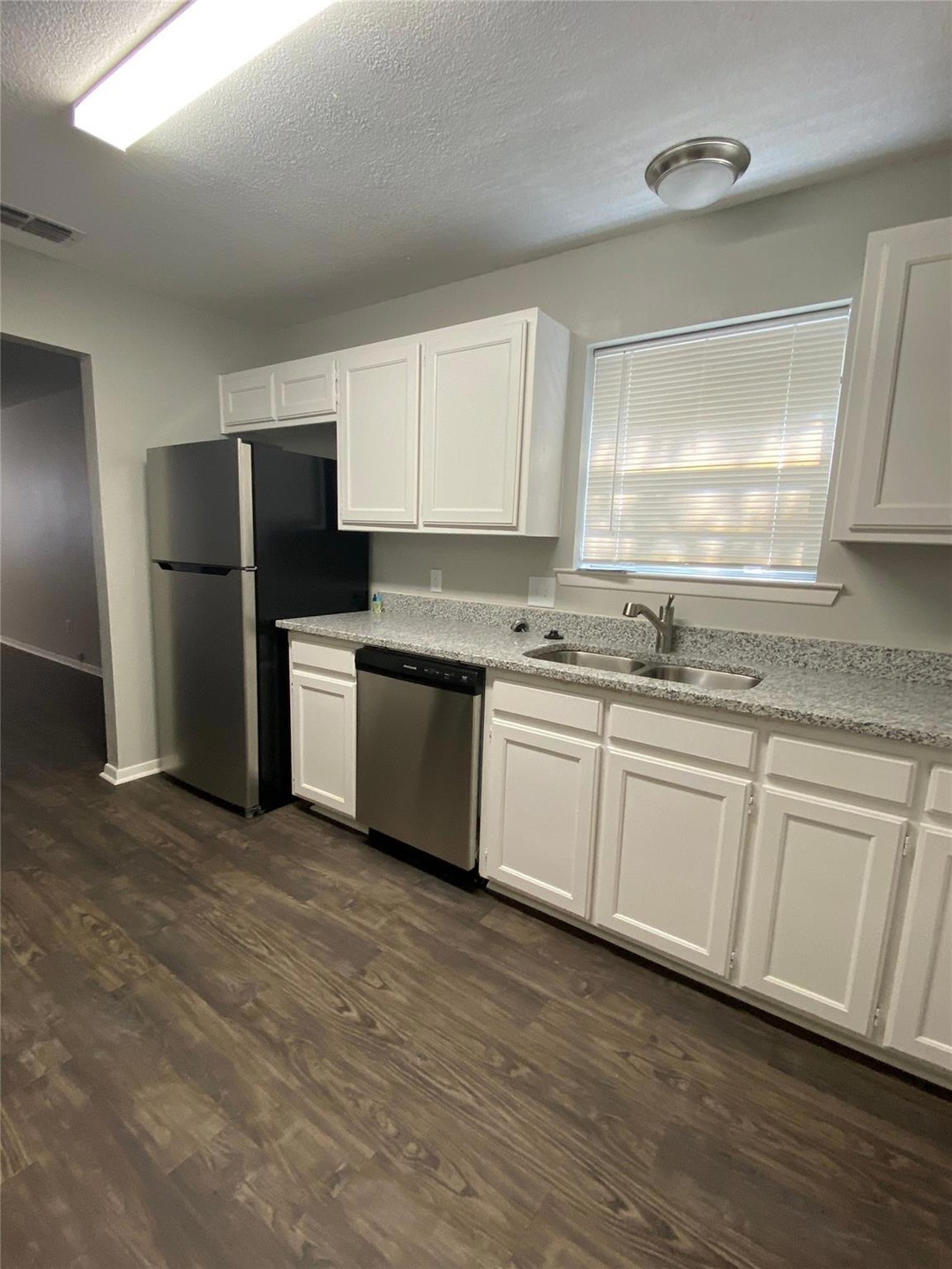 1302 Berry Dr unit B, Cleburne, TX 76033 - photo 1