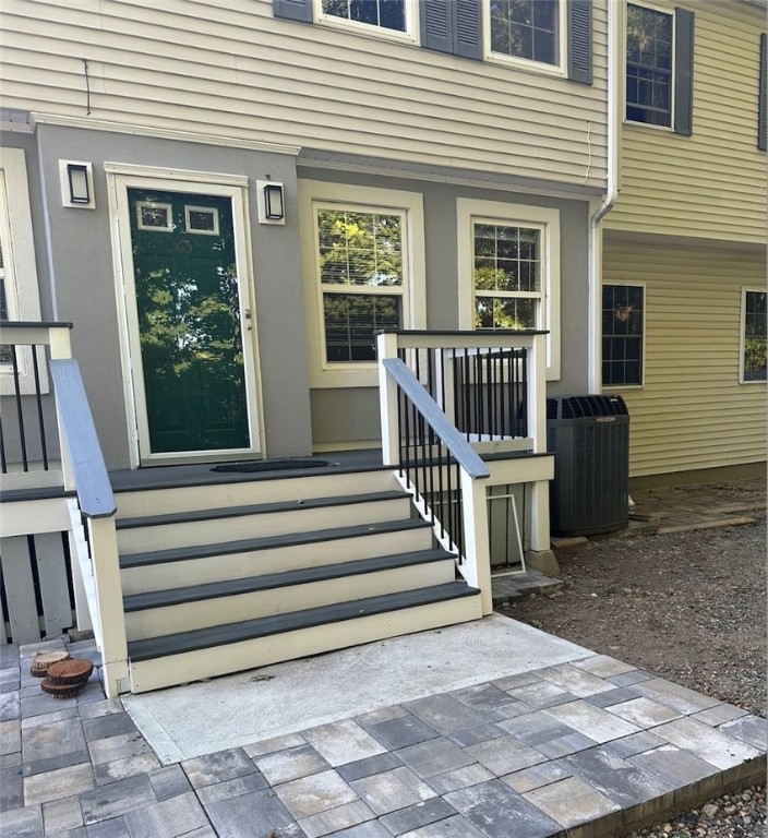 1265 New London Ave, Cranston, RI 02920 - photo 1