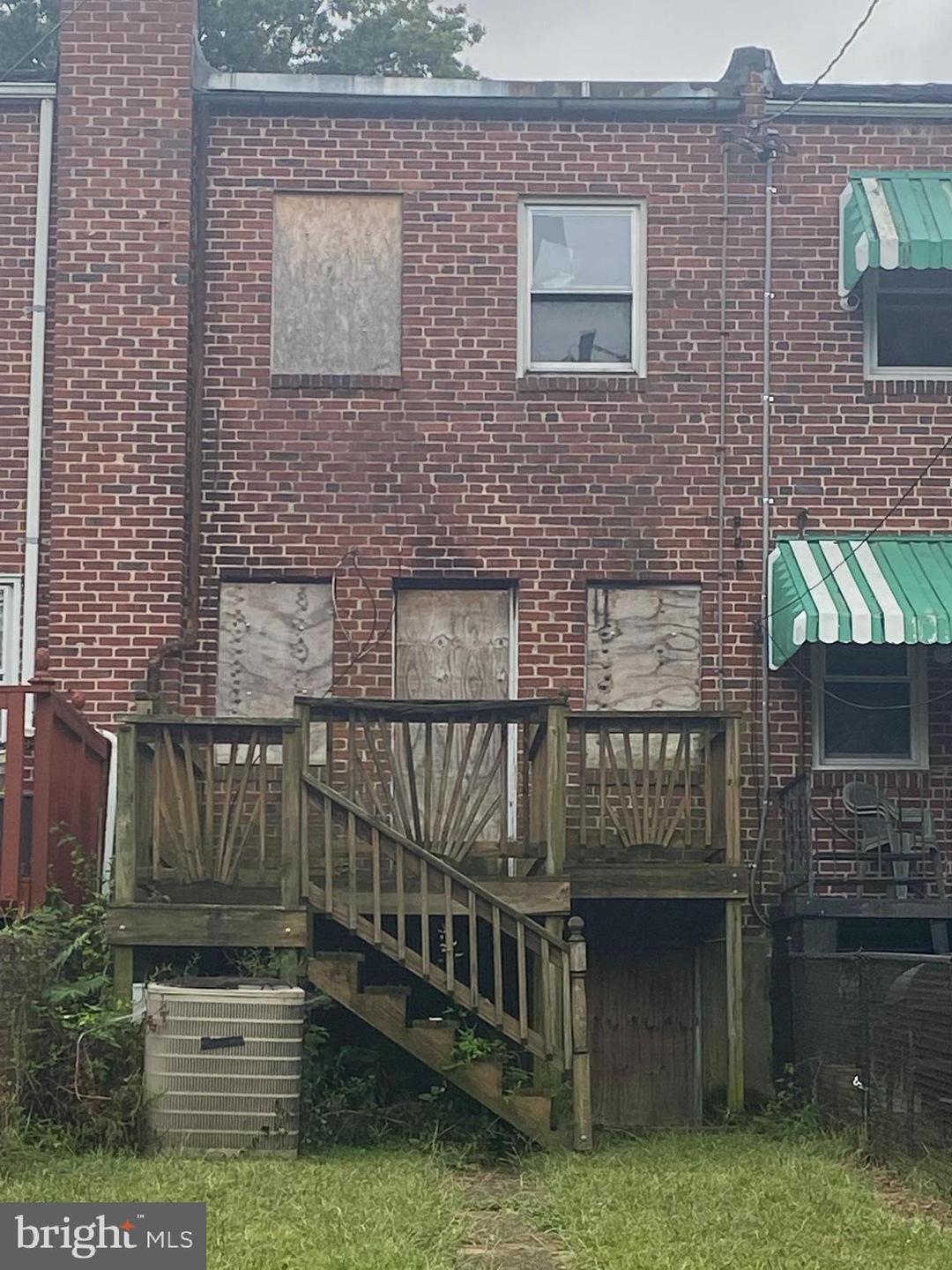 2932 Edgecombe Cir N, Baltimore, MD 21215 - photo 1