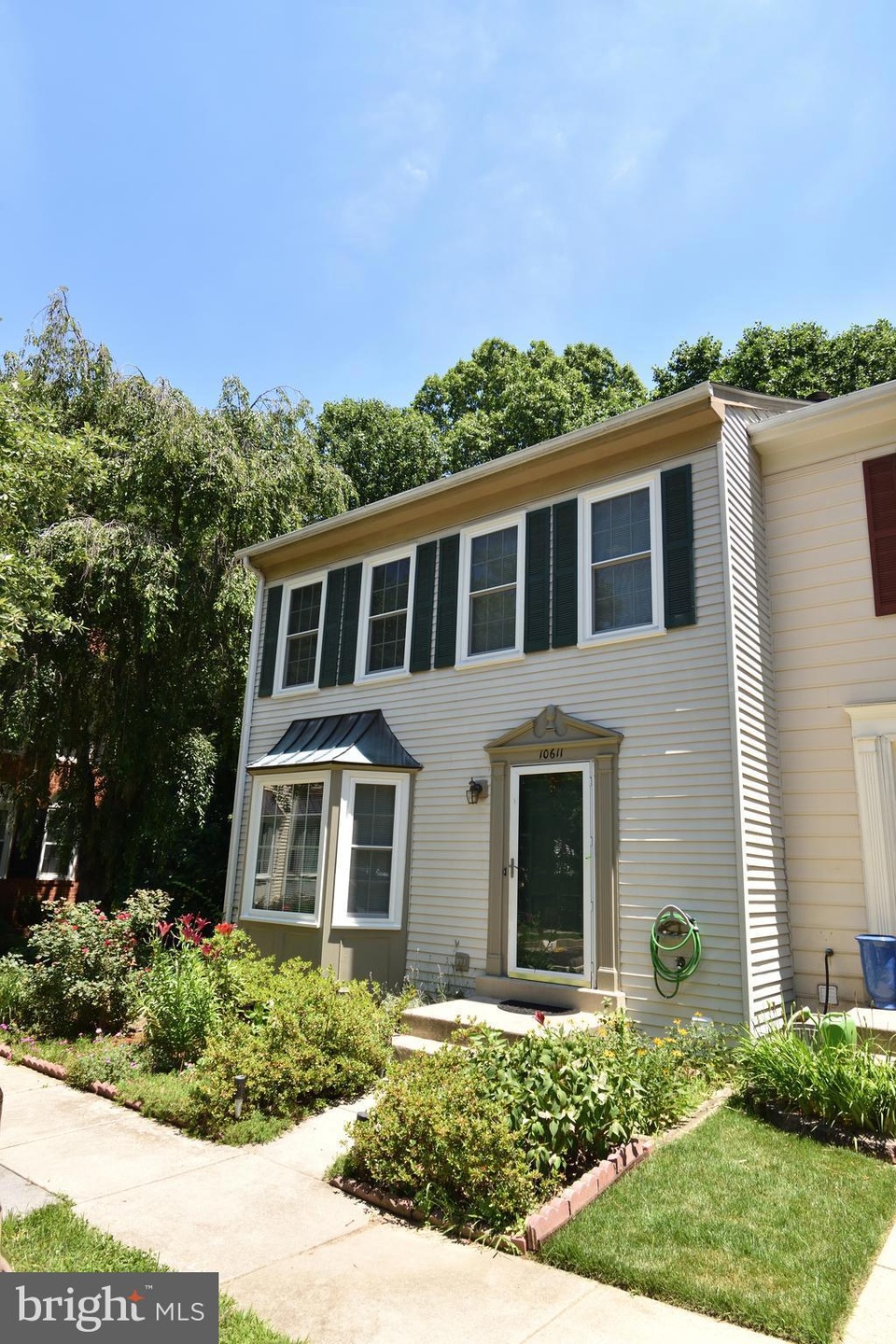 10611 Alison Dr, Burke, VA 22015 - photo 1