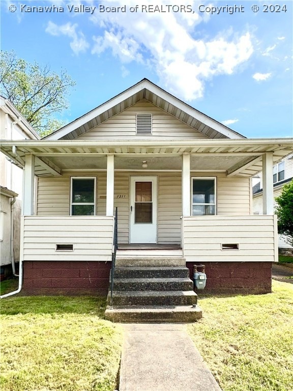 1311 Grosscup Ave, Dunbar, WV 25064 - photo 1