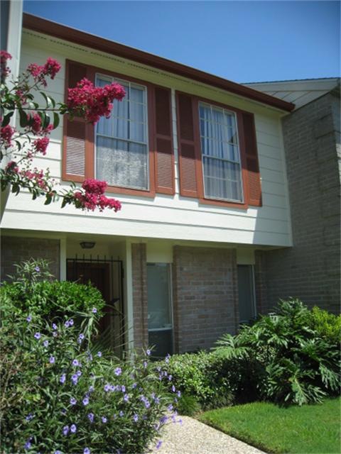 10349 Longmont Dr unit 35, Houston, TX 77042 - photo 1