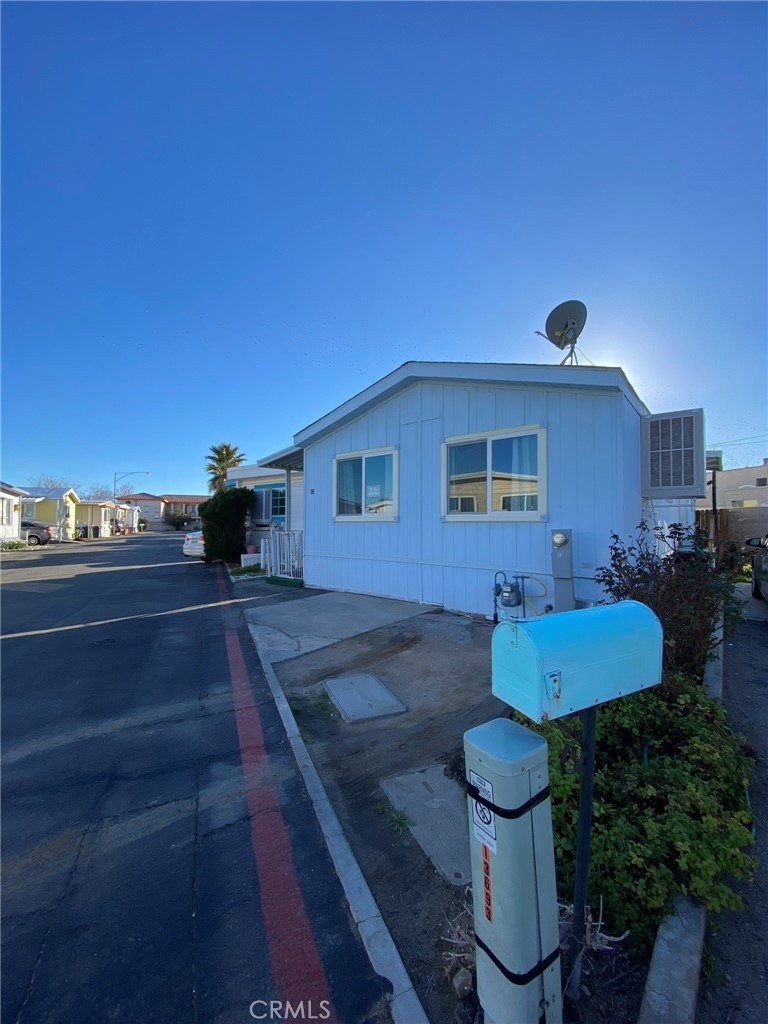 16473 Green Tree Blvd unit 33, Victorville, CA 92395 - photo 1