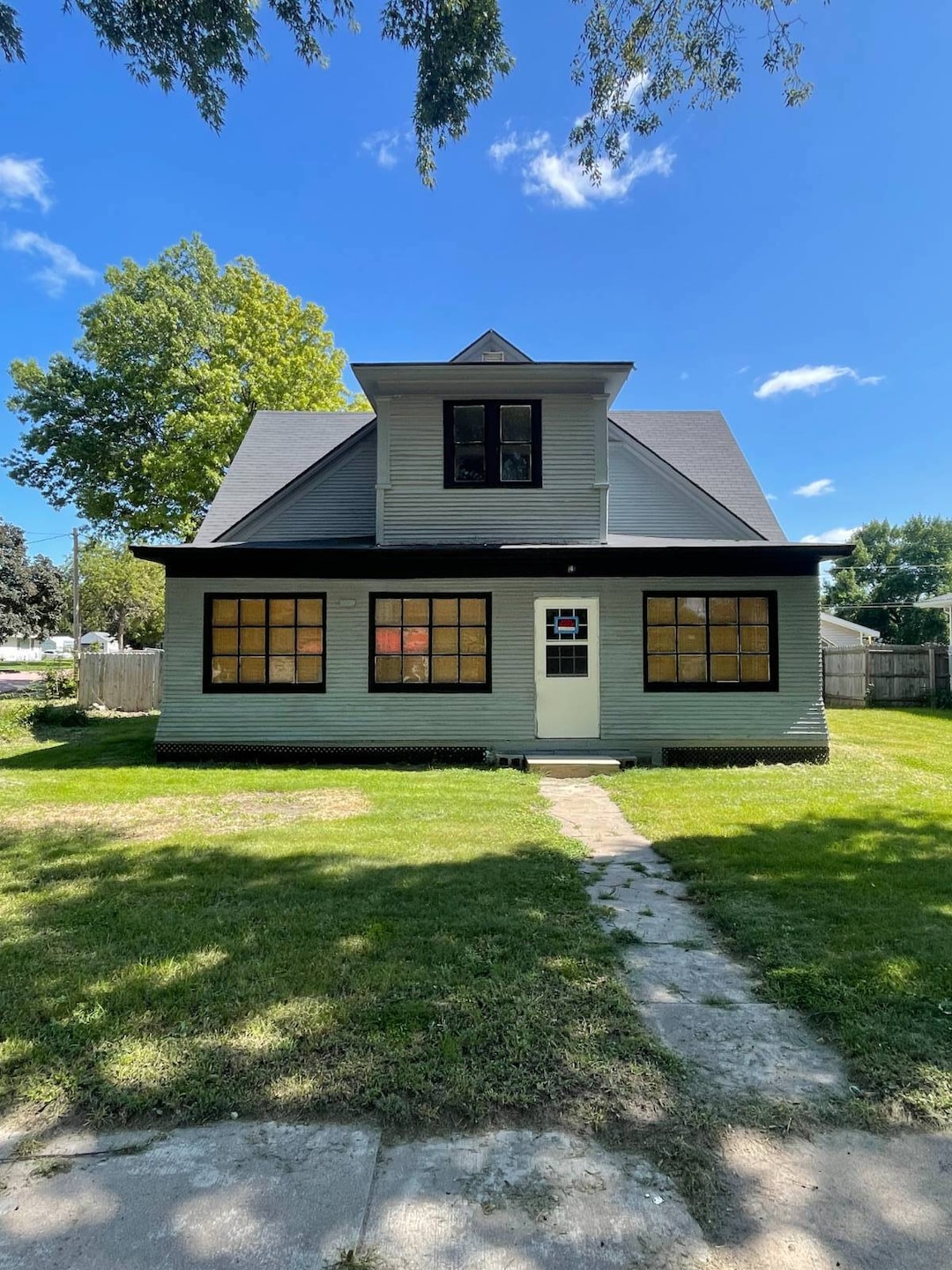 335 Windom St, Orchard, NE 68764 - photo 1