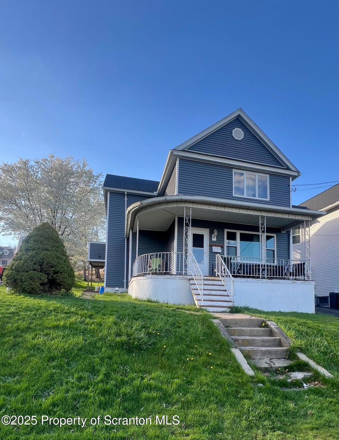 For Sale $199,900 • Co-Listing Agent