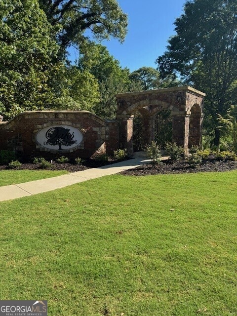 Front of The Oaks on Riverside Subdivision