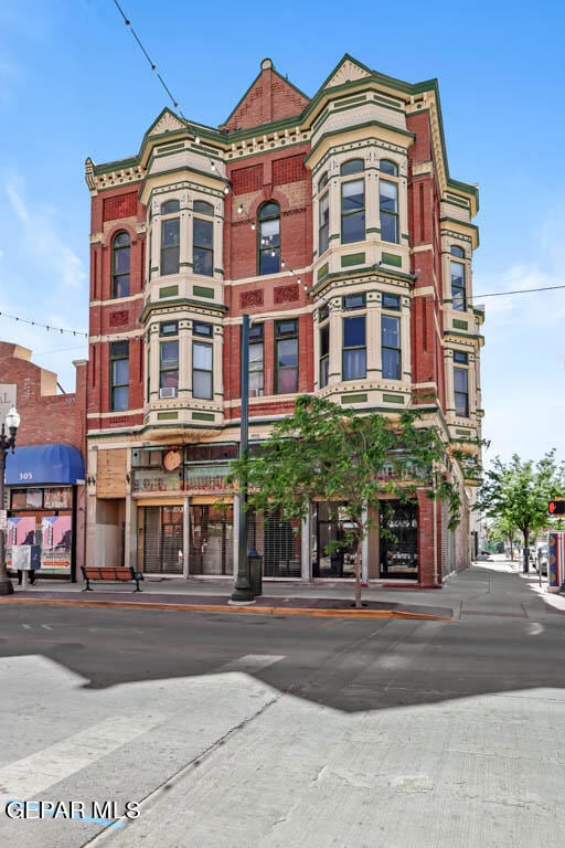 For Rent $1,300/month