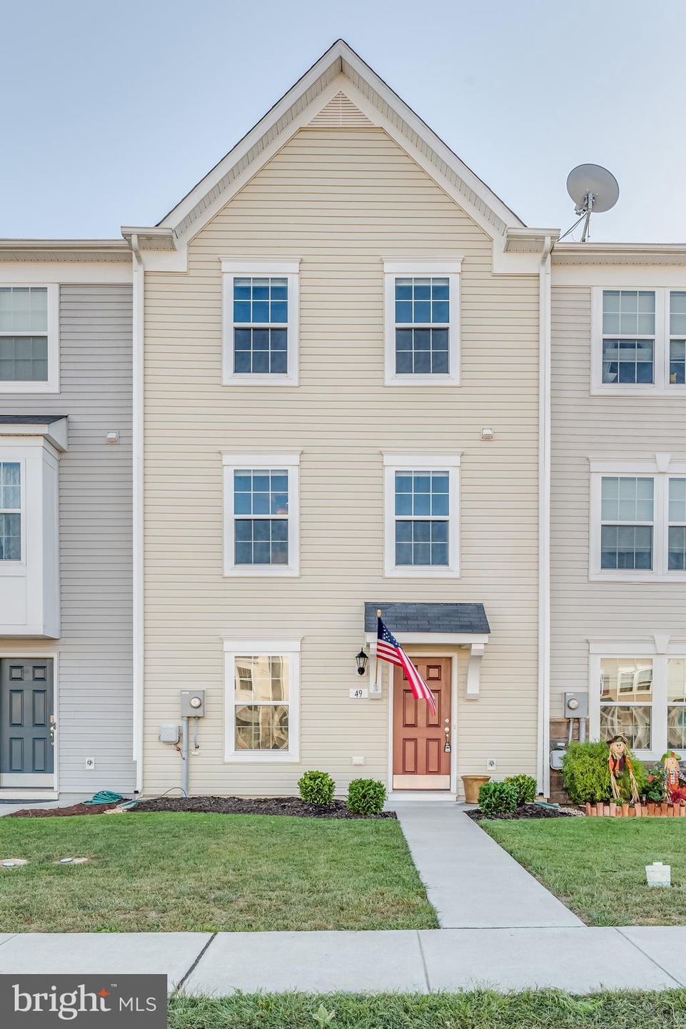 49 Private Ct, Bunker Hill, WV 25413 - photo 1