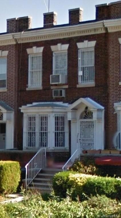 For Sale $850,000 • Co-Listing Agent