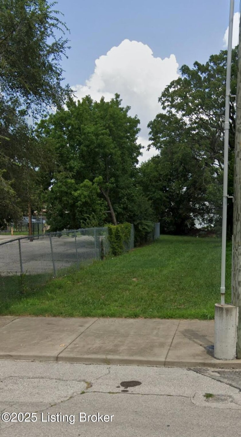 639 E Jacob St, Louisville, KY 40203 - photo 1