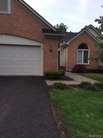 4935lagoon circle.jpg