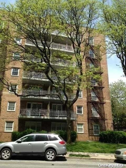 149-30 88th St unit 6G, Howard Beach, NY 11414 - photo 1