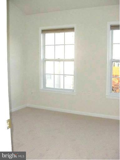 13434 Burrough Farm Dr, Herndon, VA 20171 - photo 1