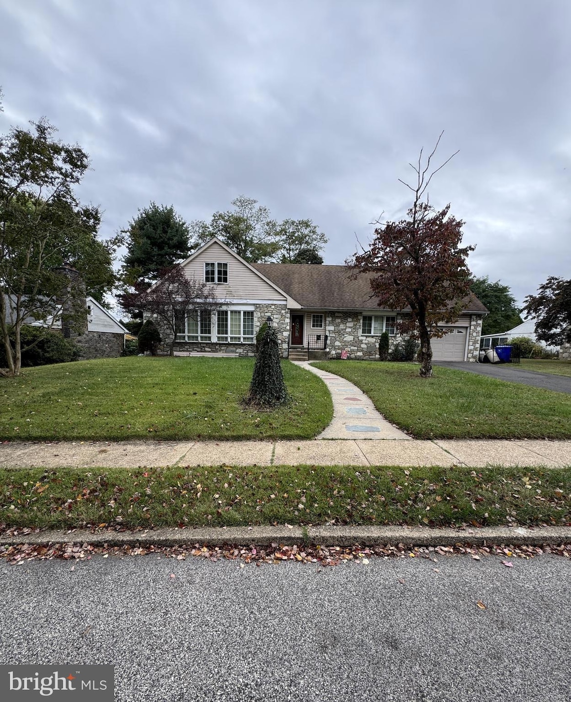 Pending $465,000 • Co-Listing Agent