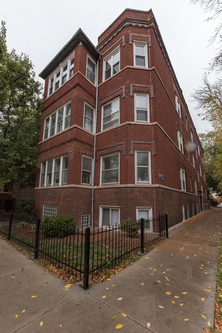 2200 W Cortez St unit 3R, Chicago, IL 60622 - photo 1