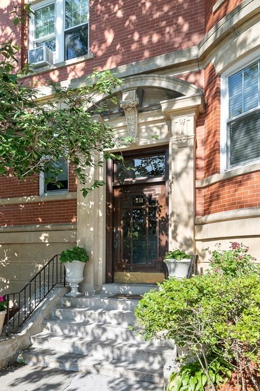 231 Rawson Rd unit 6, Brookline, MA 02445 - photo 1