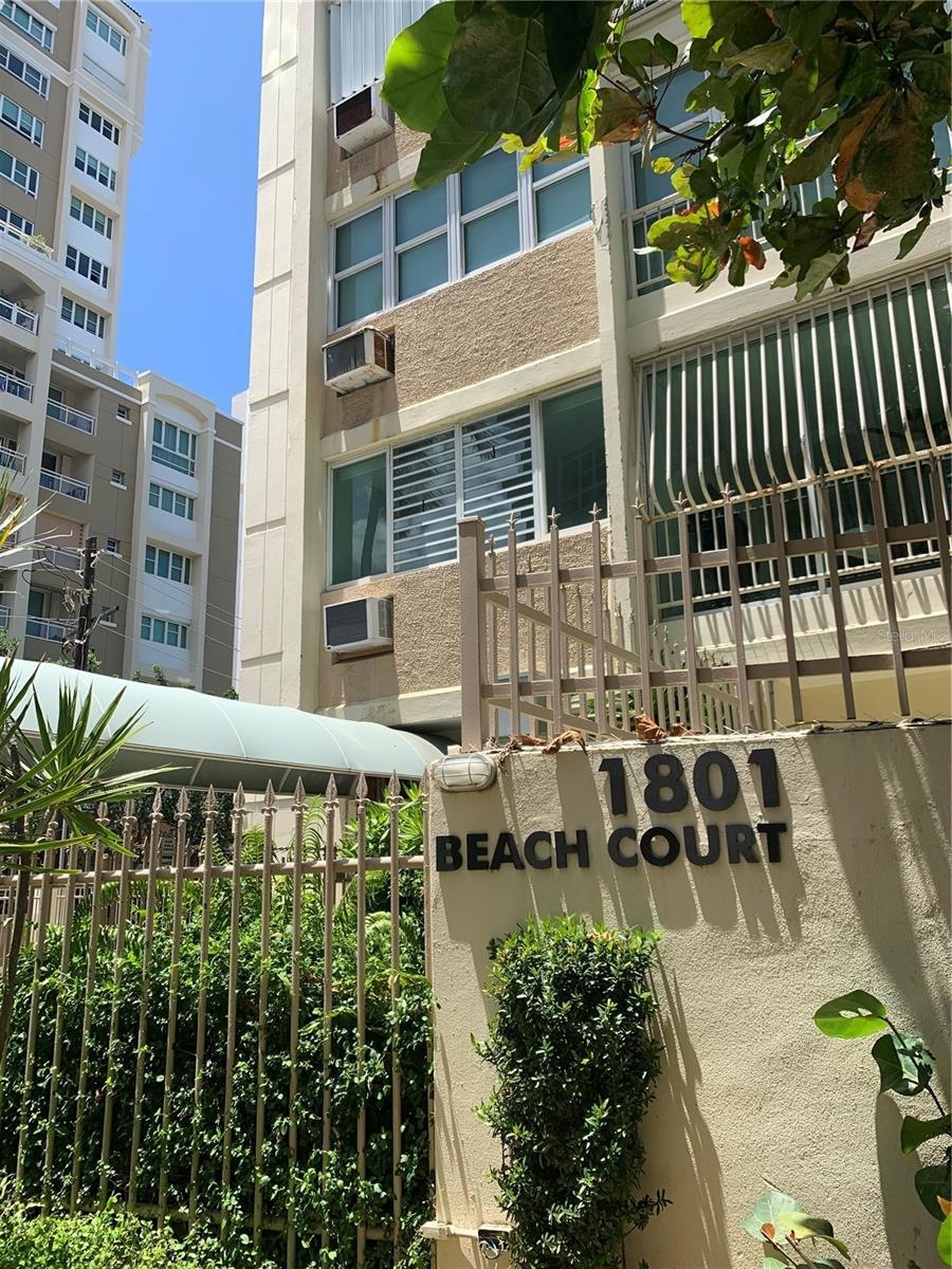 Cond. Beach Court
