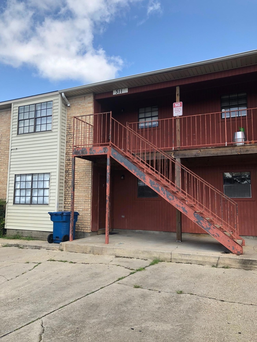 2 bed/1.5 bath apartment in Lafayette!