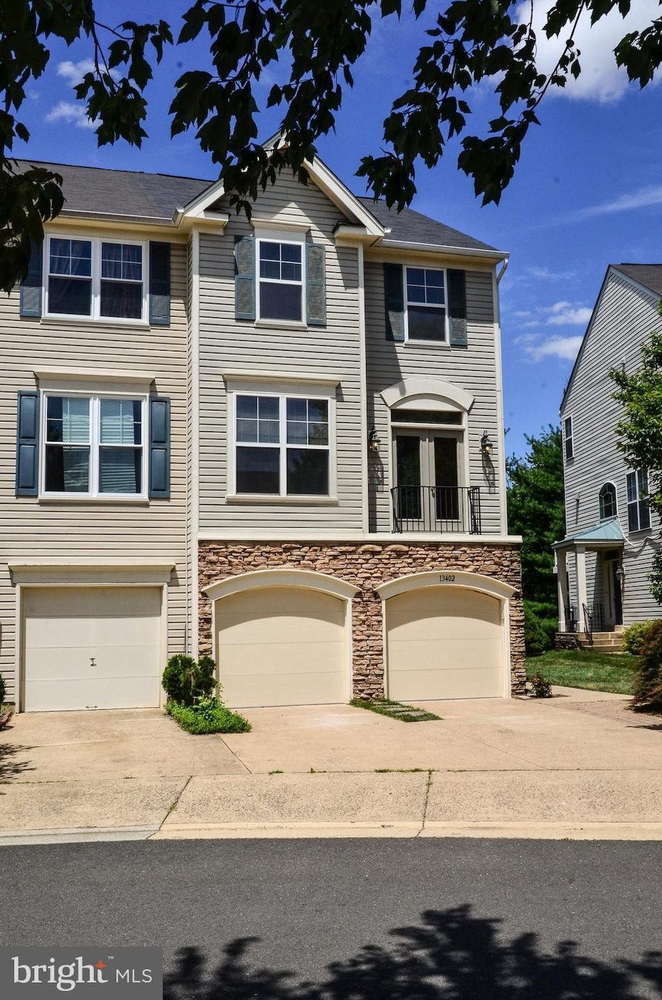 13402 Burrough Farm Dr, Herndon, VA 20171 - photo 1