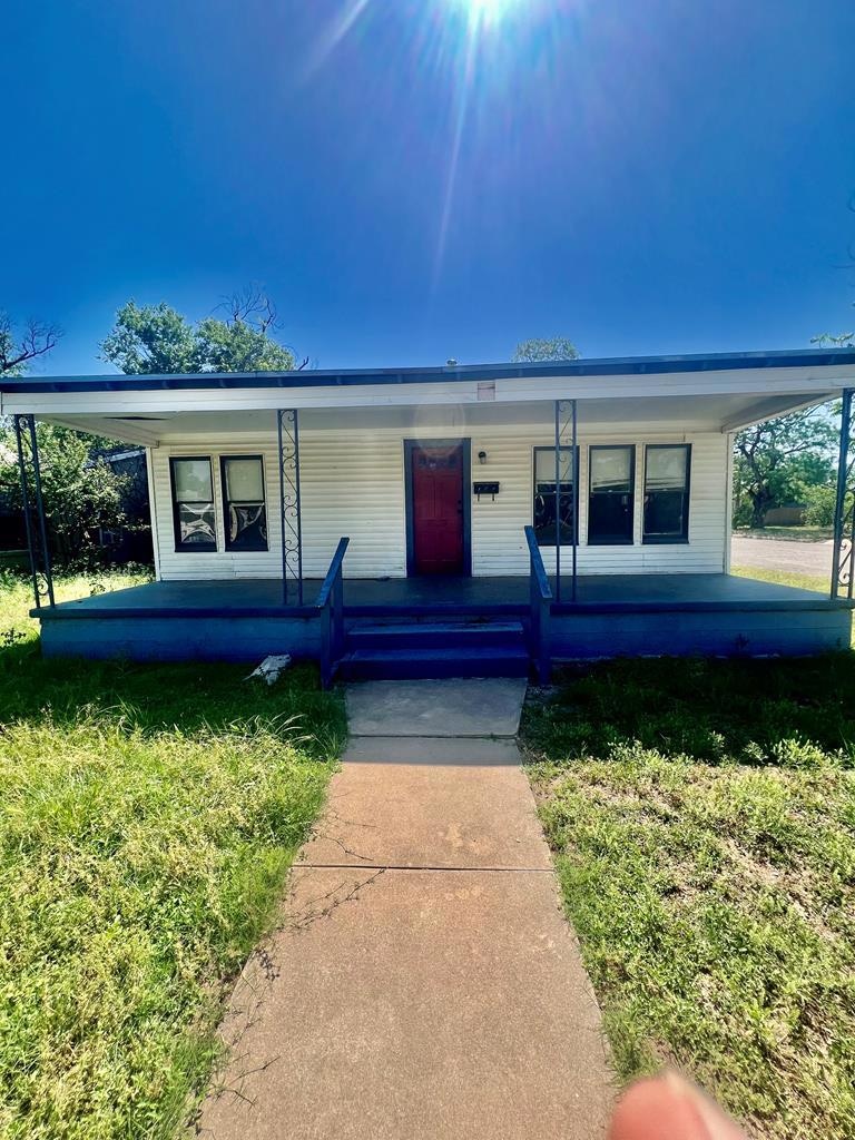 121 N Madison St, San Angelo, TX 76901 - photo 1