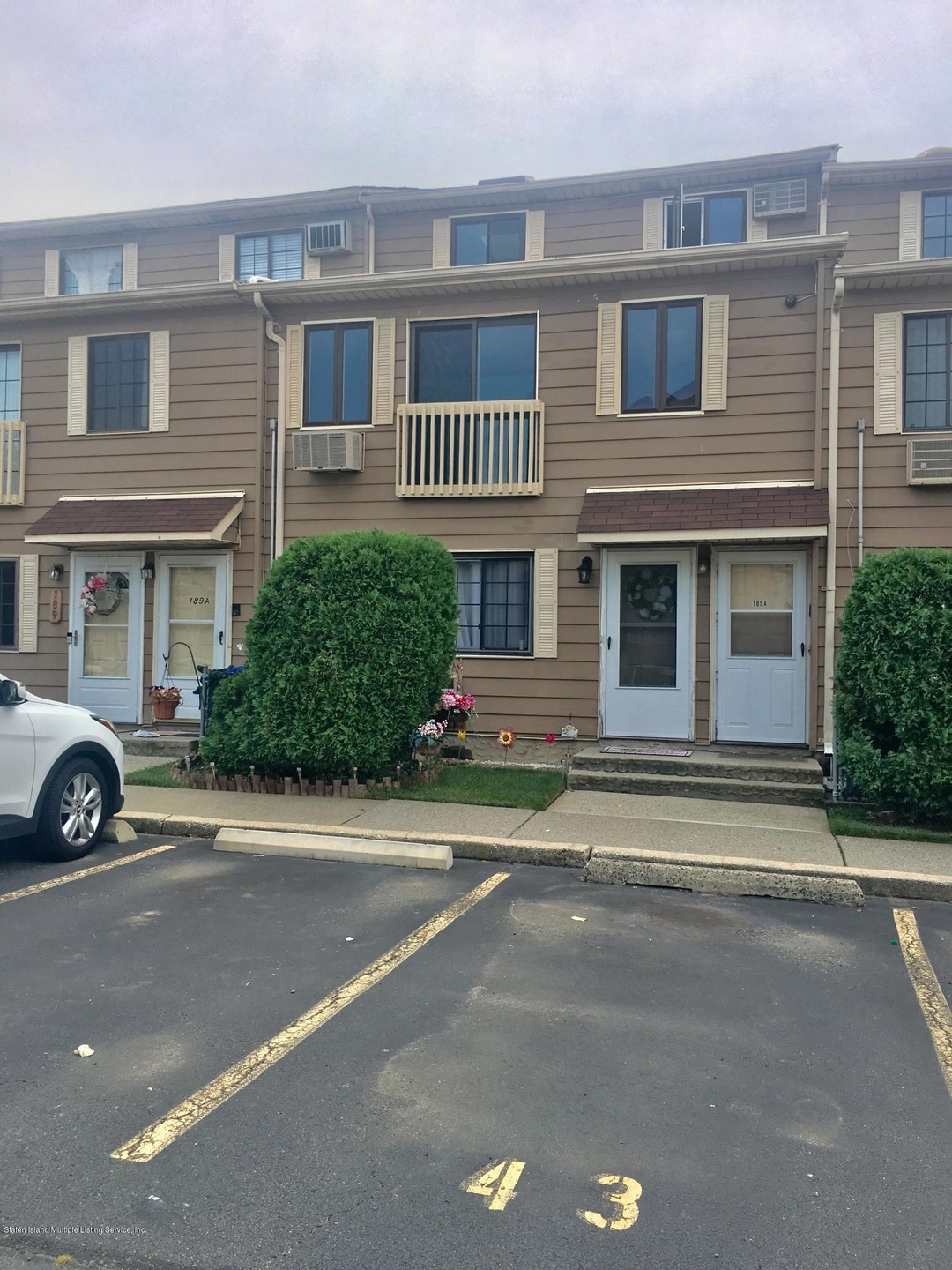 185 Lamped Loop unit A, Staten Island, NY 10314 - photo 1