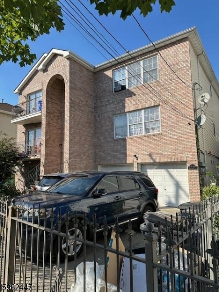 89-91 Hawthorne Ave unit 3, Newark, NJ 07112 - photo 1